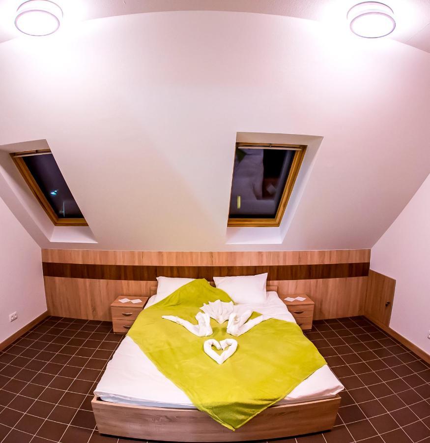 Bed and Breakfast Cvse Clubhaz Es Panzio Цеглед Экстерьер фото